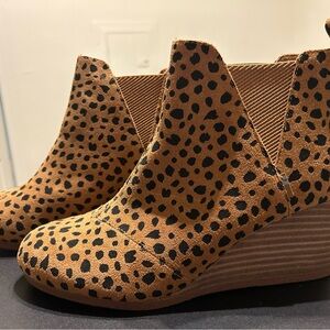 Toms Leopard Print Wedge Ankle NEW
